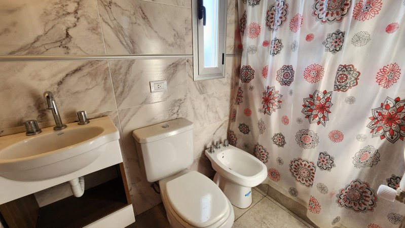 Venta Departamento 3 ambientes + 2 baños - Gas Natural - Terraza con Parrilla y Cochera