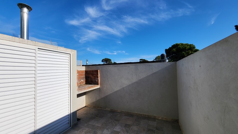 Venta Departamento 3 ambientes + 2 baños - Gas Natural - Terraza con Parrilla y Cochera