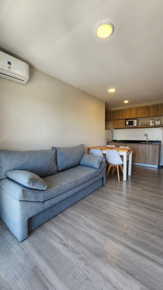 Departamento 2 ambientes nuevo Balcon y Terraza Zona Centro