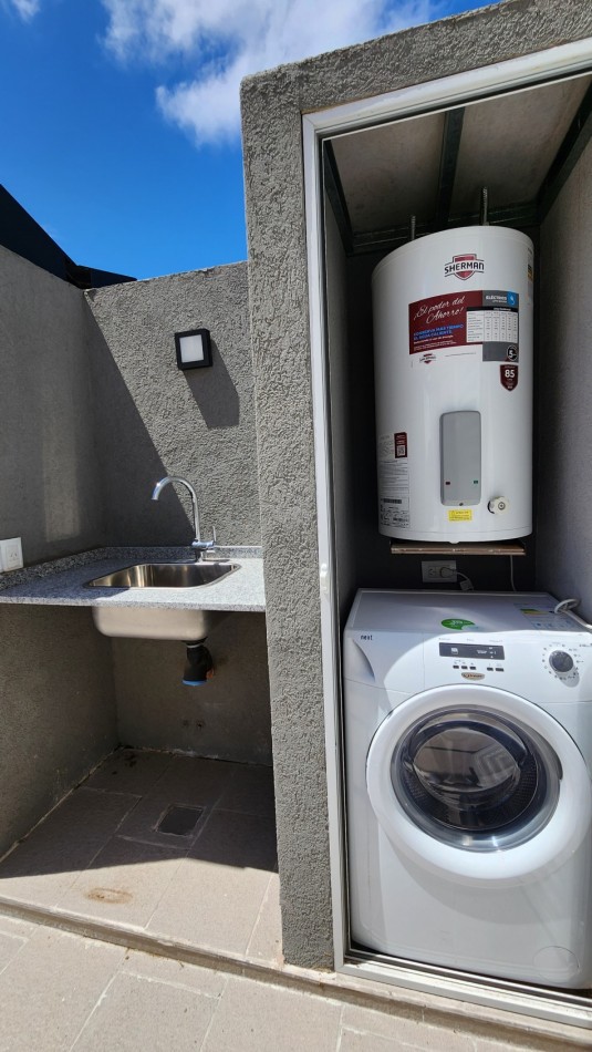 Departamento 2 ambientes nuevo Balcon y Terraza Zona Centro