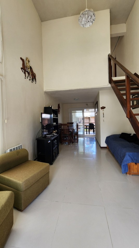 Impecable departamento de 3 ambientes.