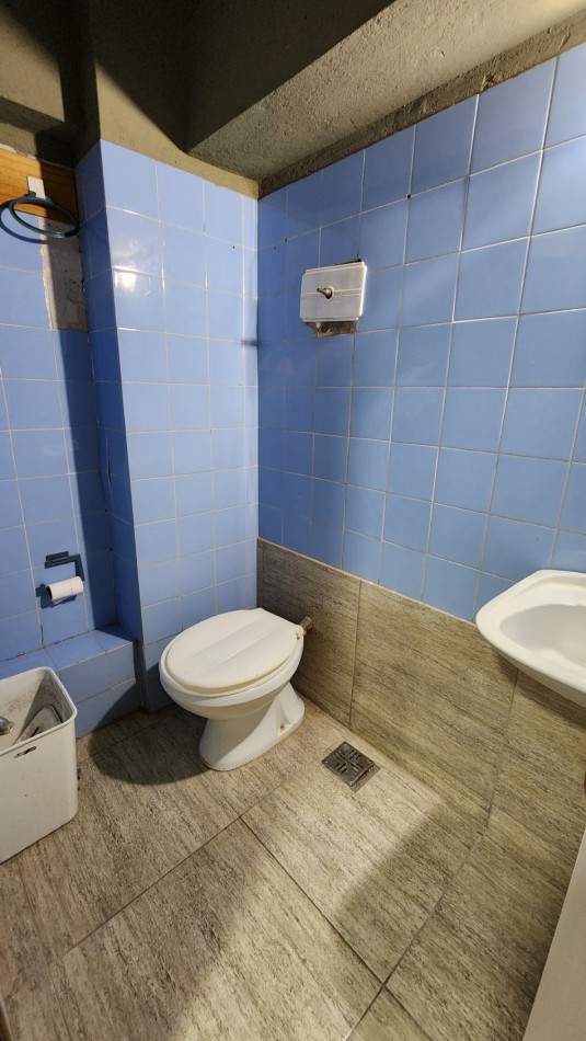 Local + Vivienda en Venta Pinamar Centro Edificio San Sebastian 35 m2 Gas natural Refaccionado