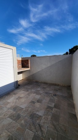 Venta Departamento 3 ambientes + 2 baños - Gas Natural - Terraza con Parrilla y Cochera