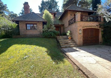 Casa de 5 ambientes. Zona Golf: Excepcional Calidad Constructiva