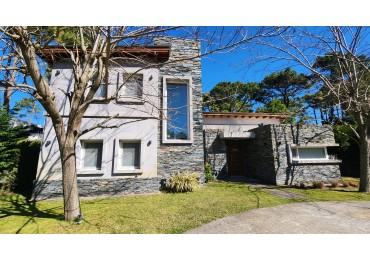 Casa minimalista de 4 dormitorios Pinamar