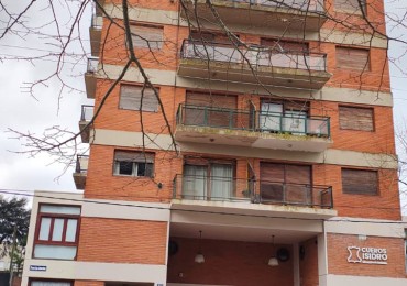 Local en Venta Pinamar Apto profesional Frente a calle Constitucion