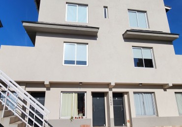 Venta Departamento 3 ambientes + 2 baños - Gas Natural - Terraza con Parrilla y Cochera